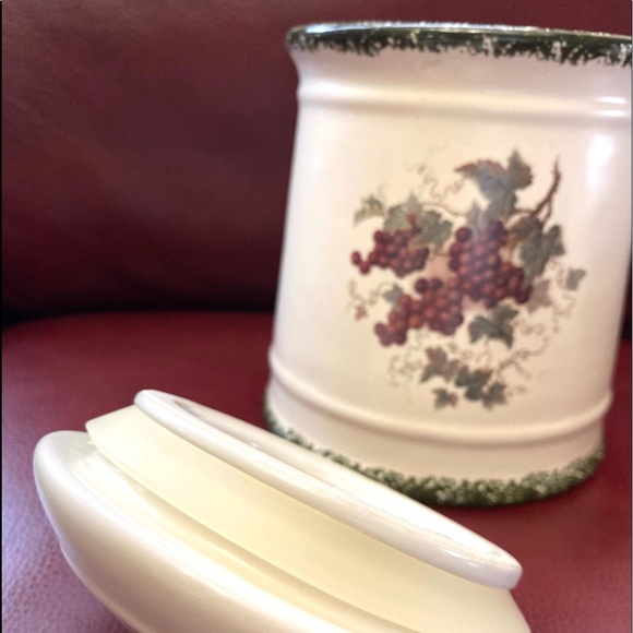 Vintage TRUE WORLD China Fruit Green Red Black Grapes Ceramic Canisters Storages - Picture 9 of 11